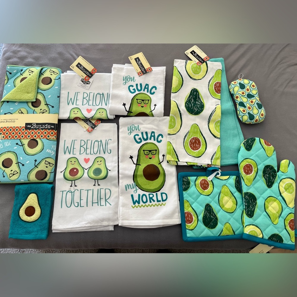 Kitchen towels and tea towels Avacado